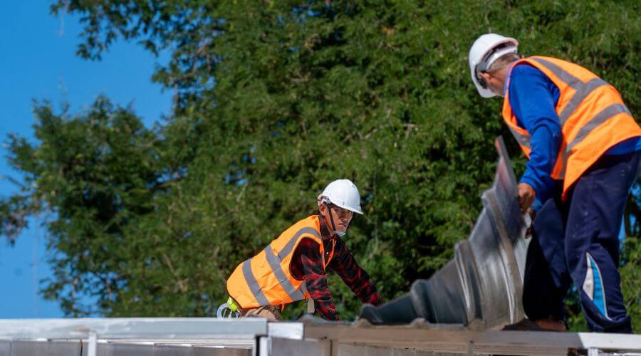 Professional gutter cleaning in Pomeroy, WA